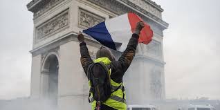 Gilets Jaunes 10 Personnes Jugees Lundi Pour Le Saccage De L Arc De Triomphe