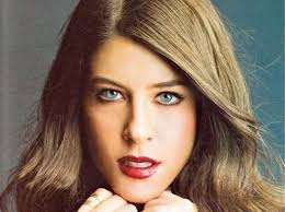 No es un oso tampoco un mounstro es rap monster el destructor xd. Demy Singer Alchetron The Free Social Encyclopedia