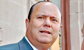 En #LaVozde... Alejandro Lozano González, conocido popularmente como 'El  Boris', reconoció que “Sí, me encanta la política, la política pública,  pero la política nacional está descartada completamente, y la política  estatal, ni