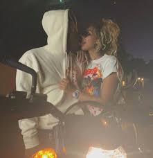 The rapper was open about his struggles with substance abuse and about his love for his girlfriend, ally lotti. Juice Wrld S Family Break Silence On Sudden Death To Confirm His Drug Addiction Mirror Online