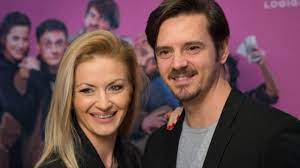 Micuța este iubită și adorată la maxim de către părinții. Mihai Petre TatÄ Pentru A Doua OarÄ SoÈia Lui Elwira Este InsÄrcinatÄ