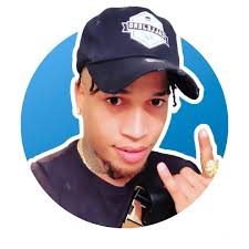 Una familia perruna. ¿Qué tal el papá? Super cariñoso y no es para menos,  después de parir lo que se necesitan son muchos mimos!.