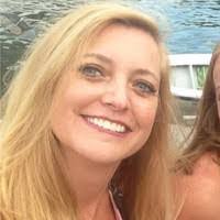 Amanda Henneberry's Instagram, Twitter & Facebook