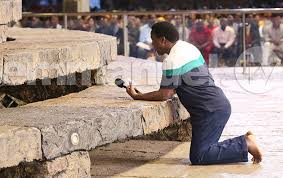 International visitors living water service at the altar with tb joshua. Prophet T B Joshua S Word Today 28th May 2019