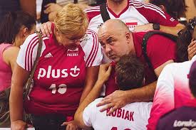 Michał kubiak z powodu kontuzji prawej ręki przez najbliższe tygodnie nie będzie mógł uczestniczyć w treningach i oczywiście meczach reprezentacji polski. Michal Kubiak Oj Misiek Jak Slodko Rodzina Zawsze Pocieszy Facebook