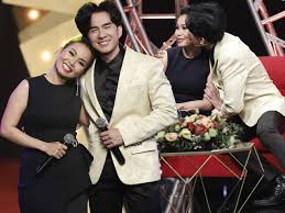 Cô tên thật là trần thị cẩm ly, sinh ngày 30 tháng 3 năm 1970 tại sài gòn. Cam Ly Hugged Hoai Linh And Cried When She Came To Church Collapsing Due To A Serious Illness And Losing Her Voice