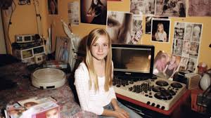 Billie Eilish dans un porno : la pratique du deepfake est un fléau - RTBF  Actus