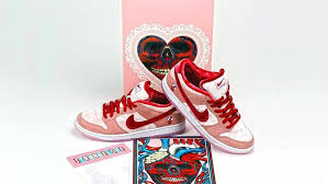 Nike is still releasing a lot of good colorways of the shoe that built sb. Top 10 Available Nike Sb Dunk Sneakers At Stockx Sneakerjagers