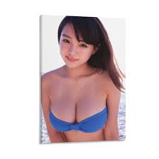 Amazon.co.jp: 篠崎愛 女優セクシー写真グラビアアイドル水着画像ポスター 胸の美しさト現代 印刷 版画 壁掛け 壁の絵  部屋飾り16x24inch(40x60cm)
