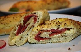 Gefullte Pizzabrotchen Von Elixxa Chefkoch Rezepte Gefullte Pizzabrotchen Pizzabrotchen Rezept