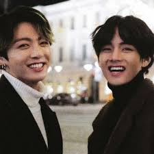 Große auswahl neuer und gebrauchter bts v online entdecken bei ebay. Bts V And Jungkook Relationship 2021 Updates Are They Dating Now Kfanhub