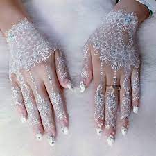 Memang pada umumnya hanya dipergunakan oleh pengantin di hari pernikahannya. 60 Ide Henna Putih Henna Desain Henna Putih