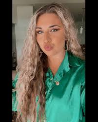 Olivia Willoughby's Instagram, Twitter & Facebook