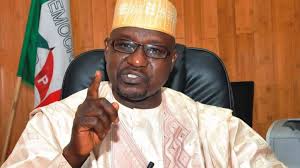 FAYEMI REWARDS FATHER WHO REFUSED TO ACCOMMODATE SON AFTER VIOLATING  LOCKDOWN ORDER (VIDEO)