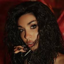 QUICKSPINS: Infinite Icon — Paris Hilton |