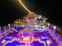 Genting dream was launched by dream cruises in november 2016. Weekend Bliss Sailing Out From Hong Kong On The Genting Dream Cruise