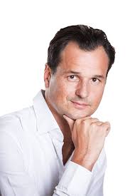 Dr. Peter Durnig: » Facharzt für Ästhetische Chirurgie «