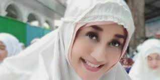 Stream tracks and playlists from paramita rusadi on your desktop or mobile device. Cerita Paramitha Rusady Pernah Alami Mati Suri Saat Melahirkan Merdeka Com
