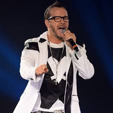 Alma wahlberg, the mother of entertainers mark and donnie wahlberg and a regular on their reality series wahlburgers, has died, her sons said on social media sunday. Donnie Wahlberg Tolle Stutze Fur Jenny Mccarthy Gala De