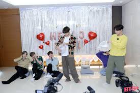 Play 11.1m like 157m comment. Bts Fancafe On Twitter Behind Cut 210210 Run Bts Ep 128 2 Bts Twt