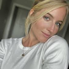 Sarah Duda (sarahhblack_)