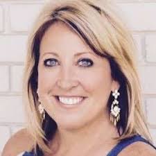 Maureen Lunne, Realtor for Coldwell Banker Heritage