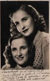 MIRTHA y SILVIA LEGRAND en 1942, año en que hacían en Radio "El Club de  Mirtha y Silvia" SILVIA LEGRAND filmó 16 películas. Las más notables de  ellas fueron “Hay que educar