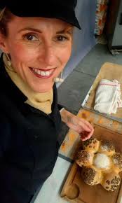 La tarte à mastelles est une spécialité que les Athois réalisent à  l'occasion de la Ducasse.