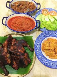 Kali ini kami ringkas sembilan kreasi resep ayam penyet yang paling populer. Resepi Nasi Ayam Penyet Bakar Dan Sambal Penyet Pedas Berapi Kongxie Kongsi Artikel Dan Berita Berinformasi Gambar Video Resepi Dan Cerita Lawak