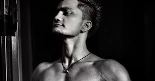 Bodybuilding Myths, with Muscle Building Quotes