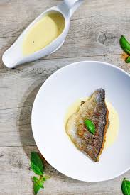 Filets De Daurade Grilles Caviar D Aubergines Courgettes Snackees Creme D Oursin Les Delices De Marina Filet De Daurade Caviar D Aubergine Filet De Dorade