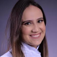 Aline Queiroz's Instagram, Twitter & Facebook