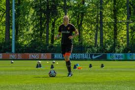 25,161 likes · 2,354 talking about this. File Oranjeleeuwinnen Training Knvb Campus May 14 2019 Ii Jpg Wikimedia Commons