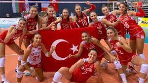 Tokyo olimpiyatları'ndaki ilk maçına çıkan a milli kadın voleybol takımı, son şampiyon çin karşısında set vermeden kazanarak oyunlara müthiş bir başlangıç yaptı. 19 Yas Alti Genc Kiz Voleybol Milli Takimi Avrupa Da Finale Yukseldi