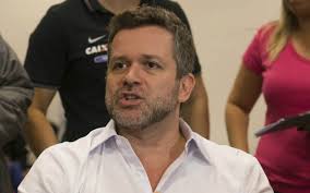 Em negociação por patrocínio, Timão perde diretor de marketing