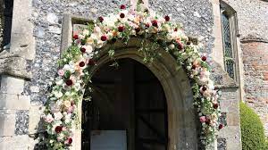 A big part of your wedding flower budget will go to the actual purchasing of the flowers. How Much Do Wedding Flowers Cost Wedinspire