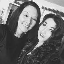 Janet Sandlin's Instagram, Twitter & Facebook