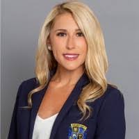 Kellie Kucinski's Instagram, Twitter & Facebook