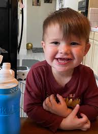 Water spills out from mouthpiece after closing lid