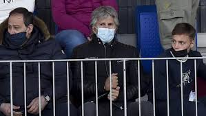 Messi was born on 24 june 1987 in rosario, santa fe, the third of four children of jorge messi, a steel factory manager, and his wife celia cuccittini, who worked in a magnet manufacturing workshop. Jorge And Lionel Messi Expecting Contract Renewal Negotiations With Joan Laporta To Be Conducted With Discretion And Confidentiality Football Espana