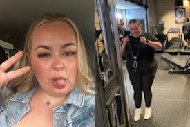 Melody Buck's Instagram, Twitter & Facebook