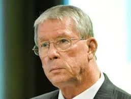 Jay Stowe is Huntsville Utilities' new president and CEO; longtime leader  William C. Pippin to retire Wednesday