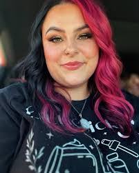 Bethany Huff's Instagram, Twitter & Facebook