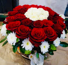 ورد أحمر وابيض حب رومانسي red and white wedding flowers صور ورد. ÙˆØ±Ø¯ Ø¨ÙŠØª Ø§Ù„Ø²Ù‡ÙˆØ± Ø¹ÙŠØ¯ Ø§Ù„Ø­Ø¨ Ø¨ÙˆÙƒØ³ ÙˆØ±Ø¯ Ù…Ø¯ÙˆØ± Ø§Ø­Ù…Ø± Ù…Ø¹ Ø§Ø¨ÙŠØ¶ Facebook