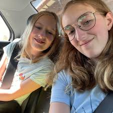 Can I attend Sunday morning worship service in Woodinville while wearing  work clothes?