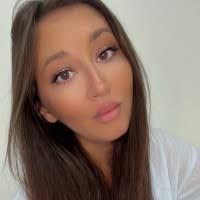 Alina Murphy's Instagram, Twitter & Facebook