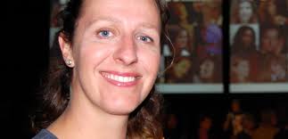 En natuurlijk waren er fleurige kussentjes: de stijl van Aaf Brandt  Corstius