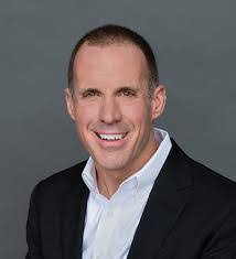 Robert Tovey's Instagram, Twitter & Facebook