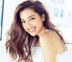 外人風アイメイクのコツを徹底解説 簡単にハーフ顔になる方法は 美髪 髪型 女性のヘアスタイル