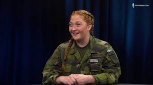 Välkommen till försvarsmaktens officiella sida på facebook. Ett Jobb Inom Forsvarsmakten Vad Innebar Det Youtube